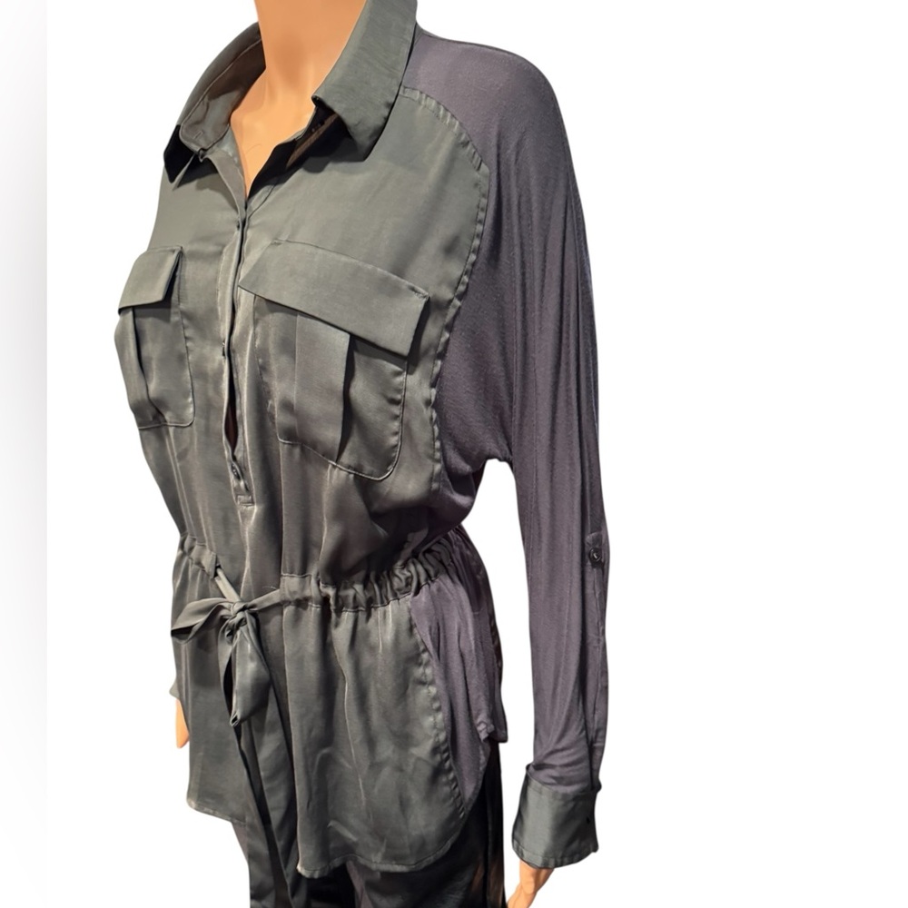NEW YORK AND COMPANY Gray Button-Down Tie Waist Blouse Large - Picture 4 of 7